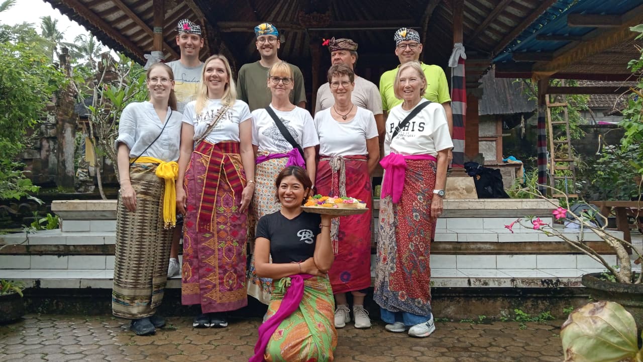 Offering class group photo